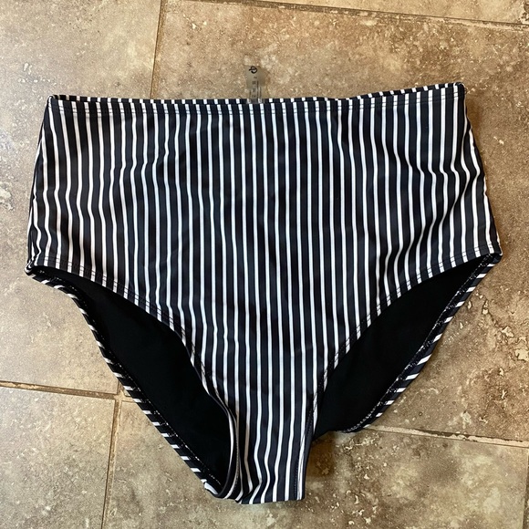 High waisted bottoms - Picture 1 of 1